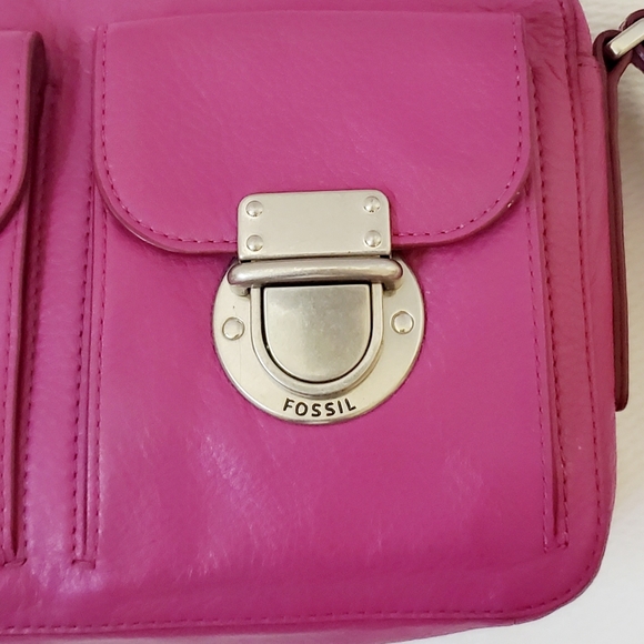 Fossil Riley Fuchsia Leather Crossbody Bag - Picture 6 of 13